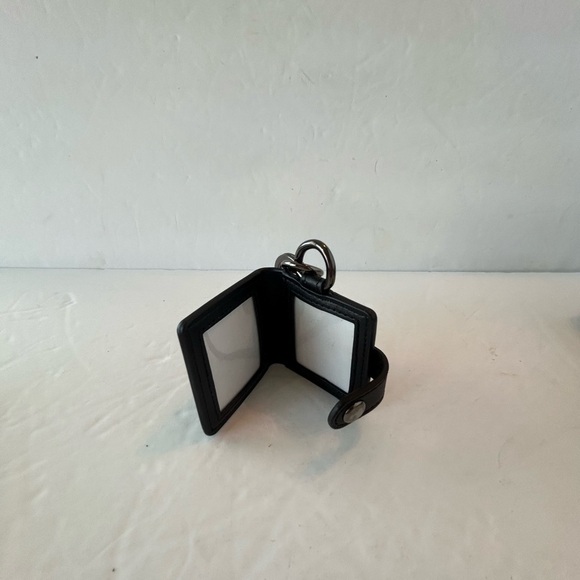 NIB 3PC Printed Canvas Wallet Set, “O” Design (not Coach), Dust bag included - Picture 2 of 11